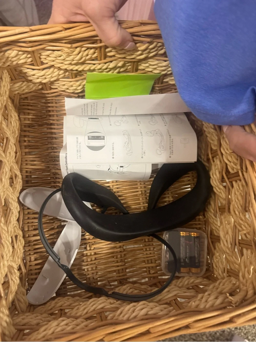 New! Medequest 2, White VR Headset with 2 Controllers -